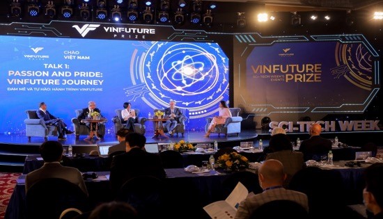 Chương trình “Giao lưu với Hội đồng giải thưởng, Hội đồng sơ khảo VinFuture” sáng 18/1/2022.