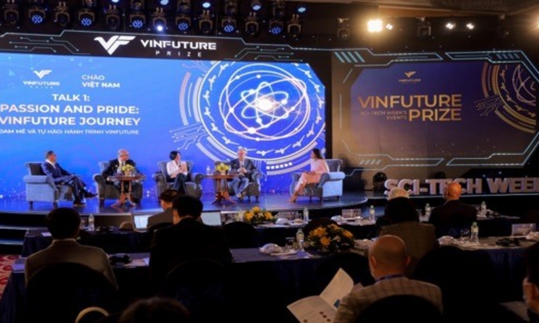 Chương trình “Giao lưu với Hội đồng giải thưởng, Hội đồng sơ khảo VinFuture” sáng 18/1/2022.