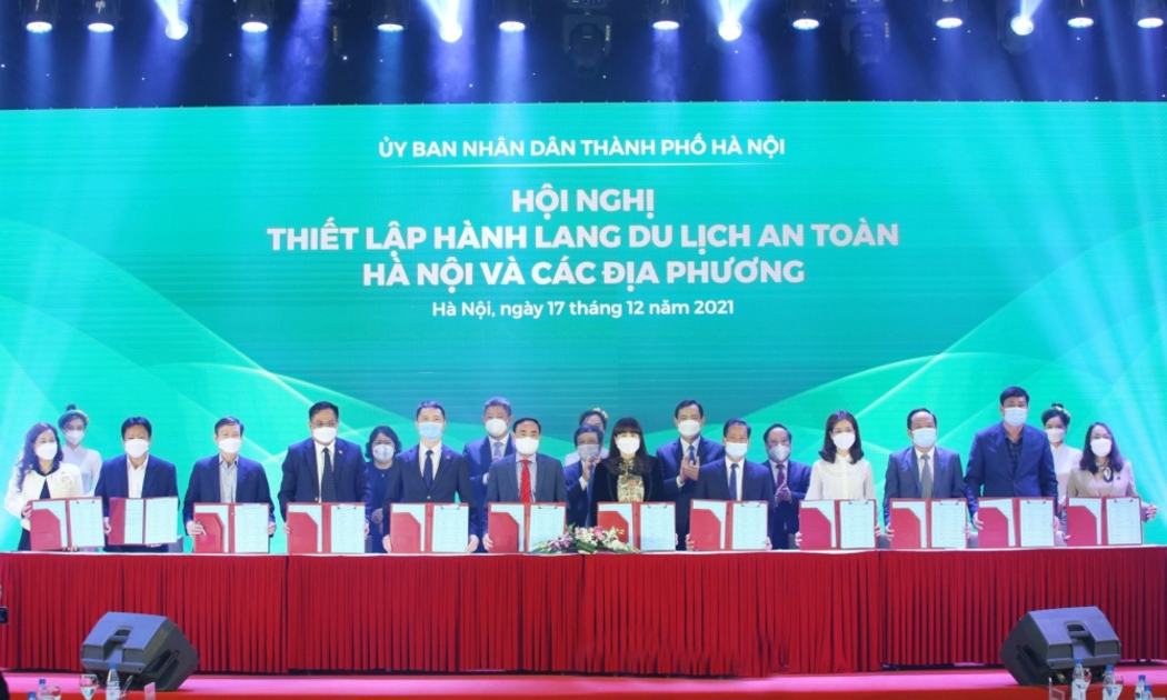 Lễ ký kết hợp tác phát triển du lịch an toàn trong trạng thái bình thường mới