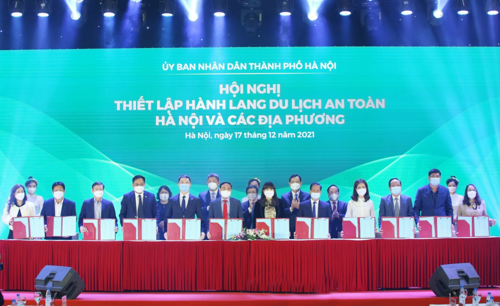 Lễ ký kết hợp tác phát triển du lịch an toàn trong trạng thái bình thường mới