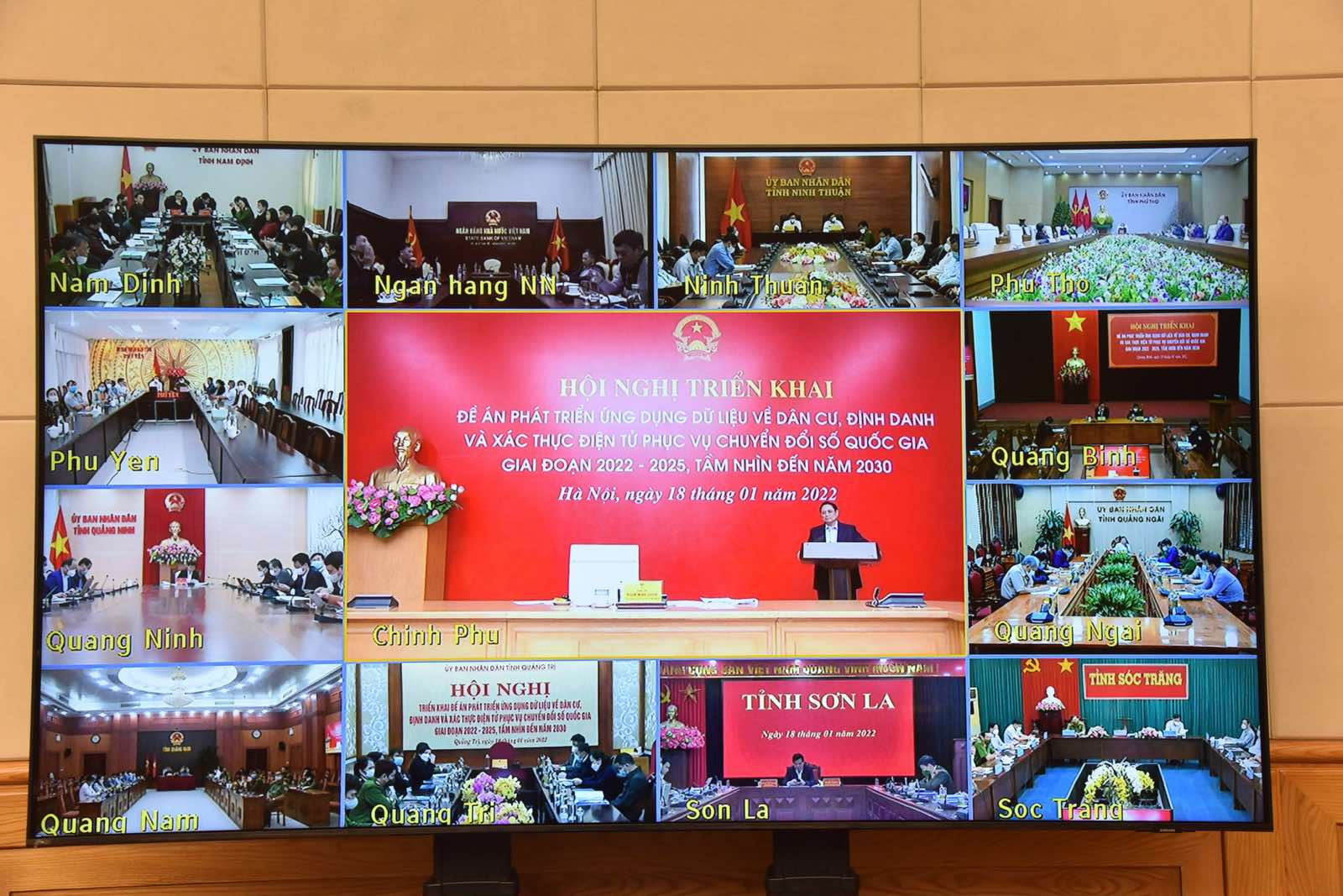 Hội nghị được tổ chức theo hình thức trực tuyến kết hợp trực tiếp - Ảnh: VGP