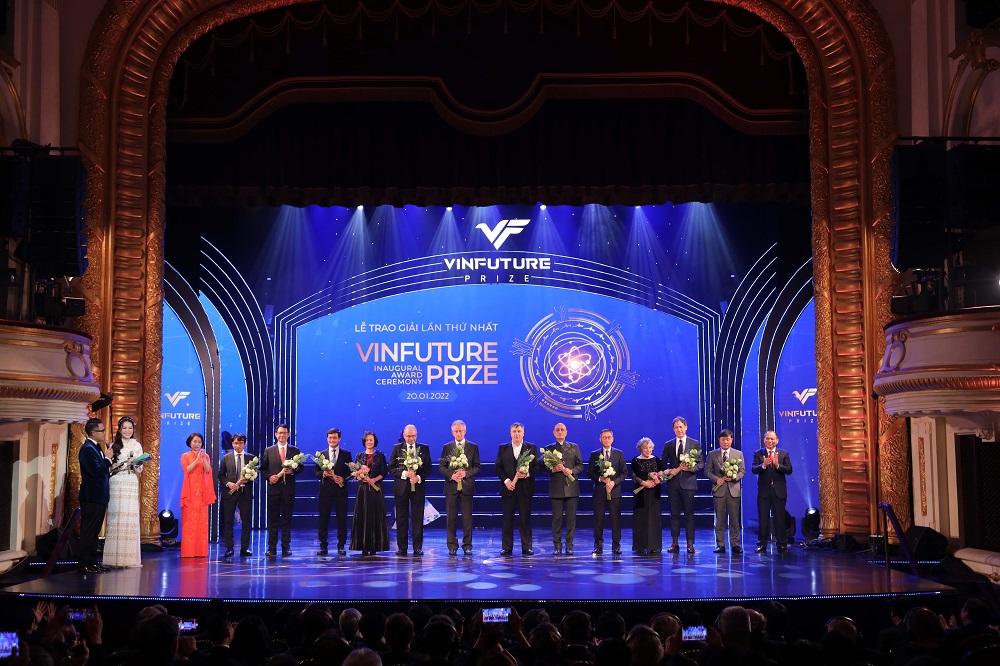 Hội đồng sơ khảo và Hội đồng giải thưởng VinFuture.