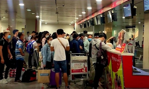 Hoá giải “kẹt cứng” ở sân bay Tân Sơn Nhất cận Tết, Cục Hàng không Việt Nam khuyến cáo gì?