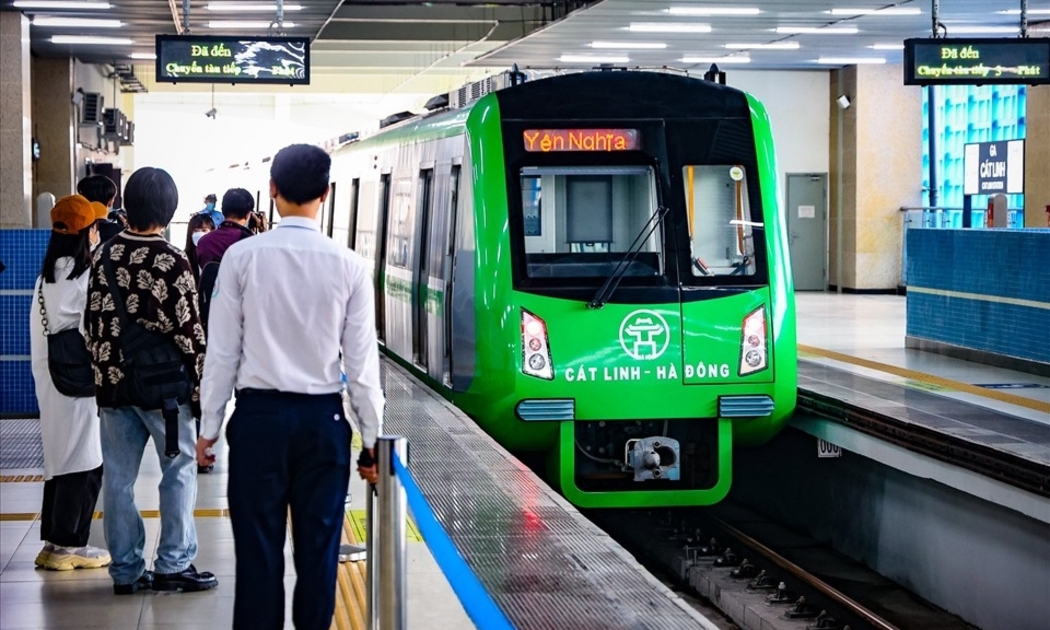 Tàu Cát Linh - Hà Đông vận hành xuyên Tết.