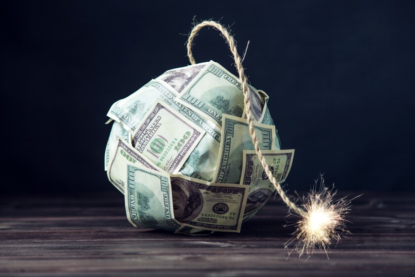 Cảnh báo nguy cơ vỡ "bom nợ" trái phiếu.