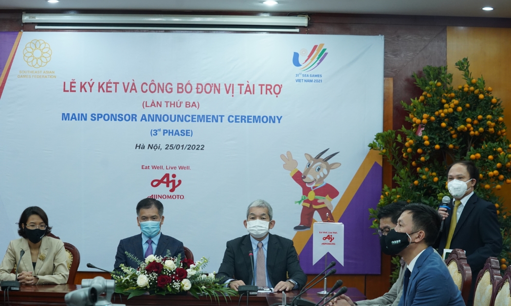 Đại diện Ban tổ chức SEA Games 31 và Tập đoàn Ajinomoto tại lễ kí kết.