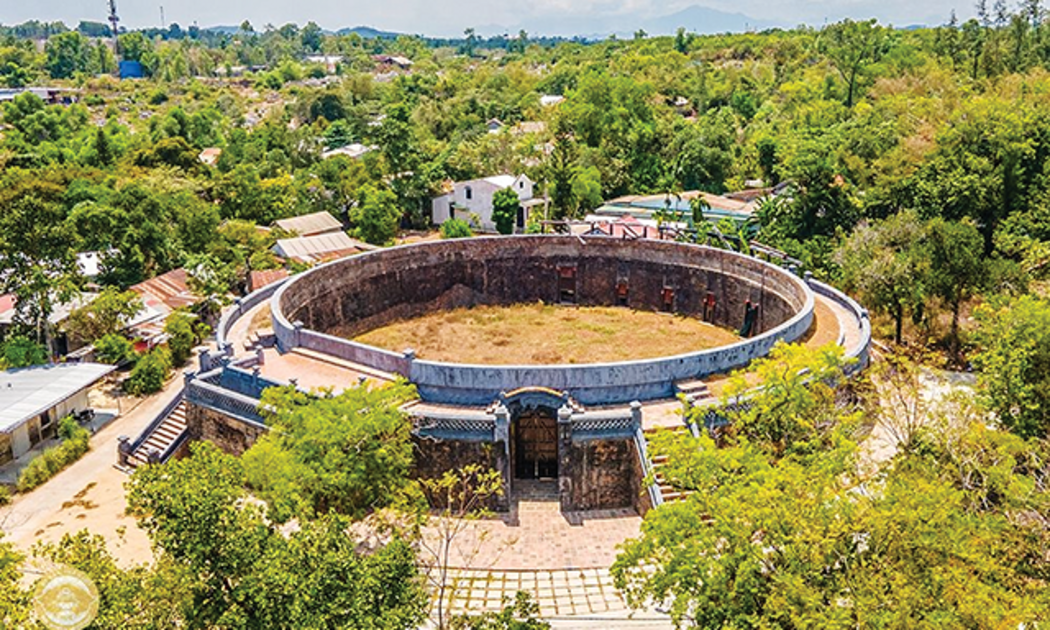 Di tích Hổ Quyền mới được trùng tu, chỉnh trang.