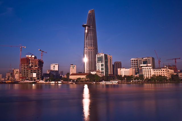 Chịu tác động của đại dịch Covid-19 đã khiến bức tranh kinh tế - xã hội của thành phố đầu tàu kinh tế của cả nước có ít điểm sáng.