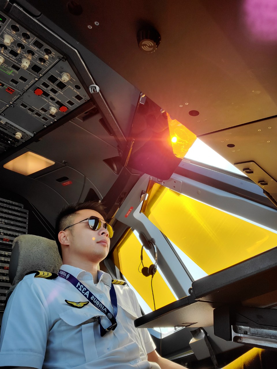 Anh Th&aacute;i Nam Hải, cơ ph&oacute; Vietnam Airlines.