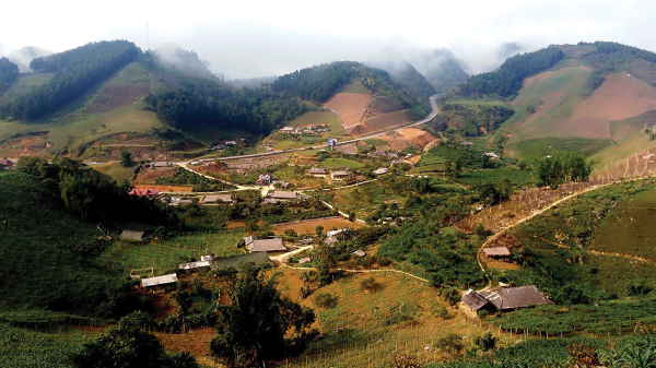 Bản Hua Tạt còn giữ lại những nếp cổ truyền 