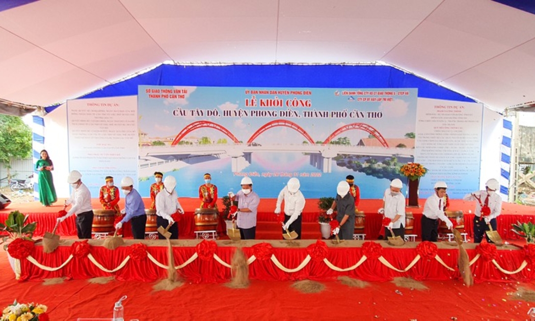 Dự án cầu Tây Đô được khởi công xây dựng hôm 26/01/2022 giúp giải quyết triệt để nút thắt giao thông tại đầu đường tỉnh 926 với điểm giao đường tỉnh 923.