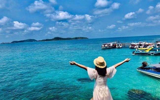 PM asked to soon announce tourism re-opening