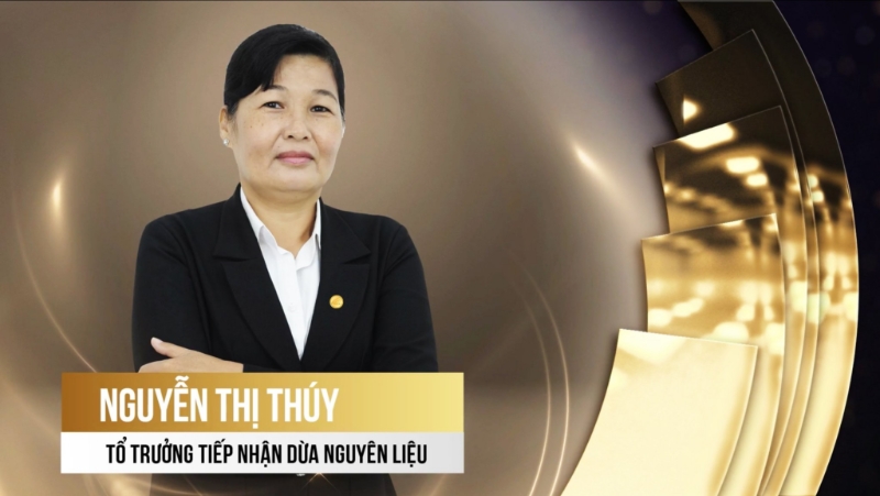 Ben Tre Import-Export JSC honors long-term employees with gold coins