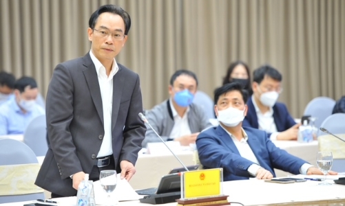 Thứ trưởng Hoàng Minh Sơn: Không nên phụ thuộc việc tiêm vaccine để cho học sinh nhỏ tuổi trở lại trường
