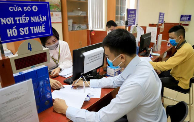 Trong năm 2022, các nhóm hàng hóa, dịch vụ đang áp dụng mức thuế suất thuế giá trị gia tăng 10% được giảm 2% thuế suất (còn 8%) đối với nhiều nhóm doanh nghiệp, hợp tác xã, hộ kinh doanh - Ảnh: VGP