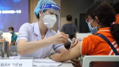 Government to buy Pfizer vaccines for children