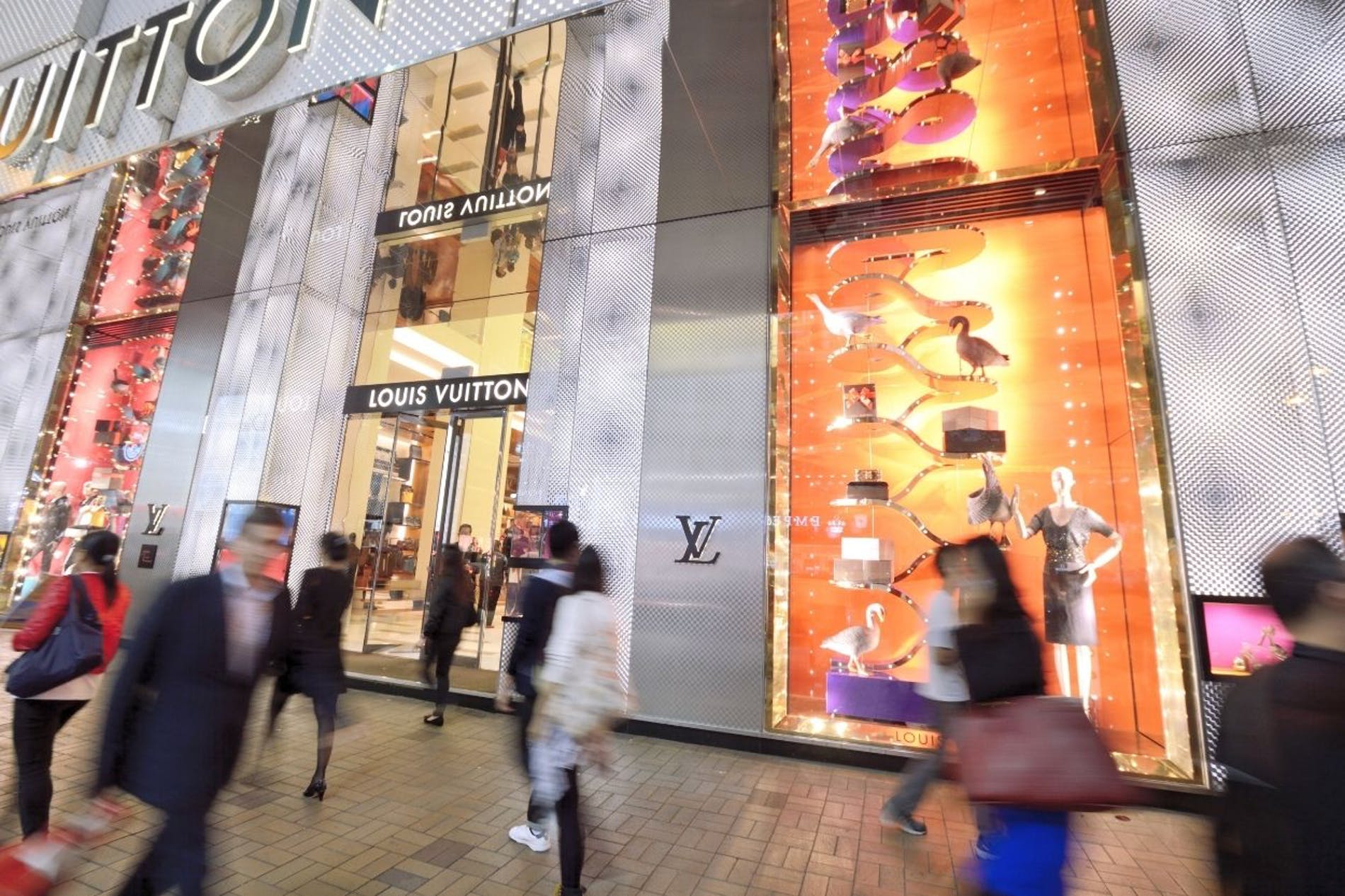 Doanh thu của của LVMH trong năm 2021 đạt được kỷ lục phần nhiều là nhờ hai thương hiệu Dior, Tiffany.