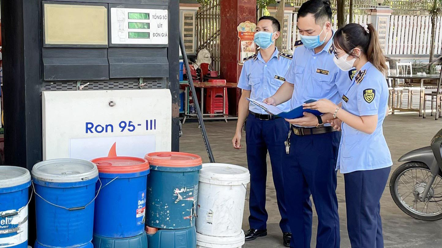 Cơ quan chức năng tỉnh An Giang giám sát hoạt động của các cửa hàng xăng dầu