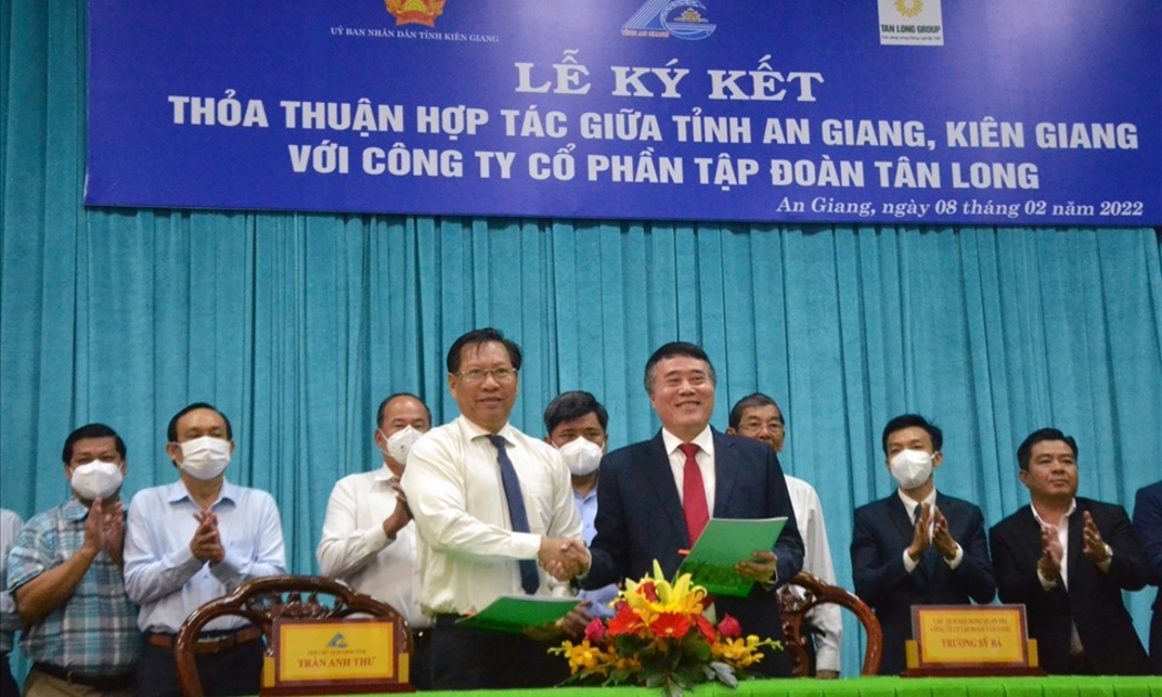 Ký kết hợp tác giữa Tập Đoàn Tân Long và 2 tỉnh An Giang, Kiên Giang.