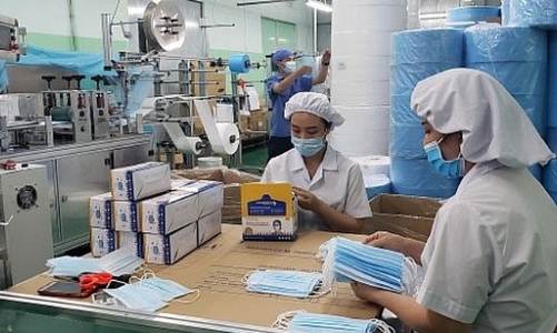 Tạm ngừng kinh doanh tạm nhập, tái xuất mặt hàng khẩu trang y tế, găng tay y tế