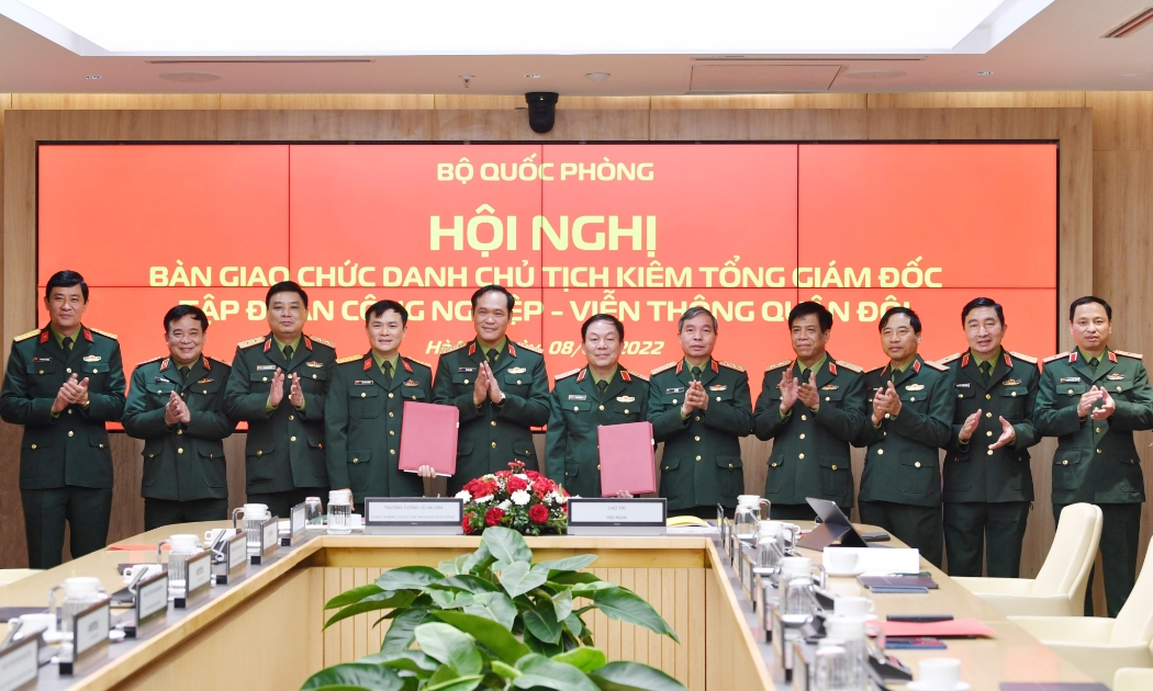 Bàn giao chức danh Chủ tịch kiêm Tổng giám đốc Tập đoàn Viettel