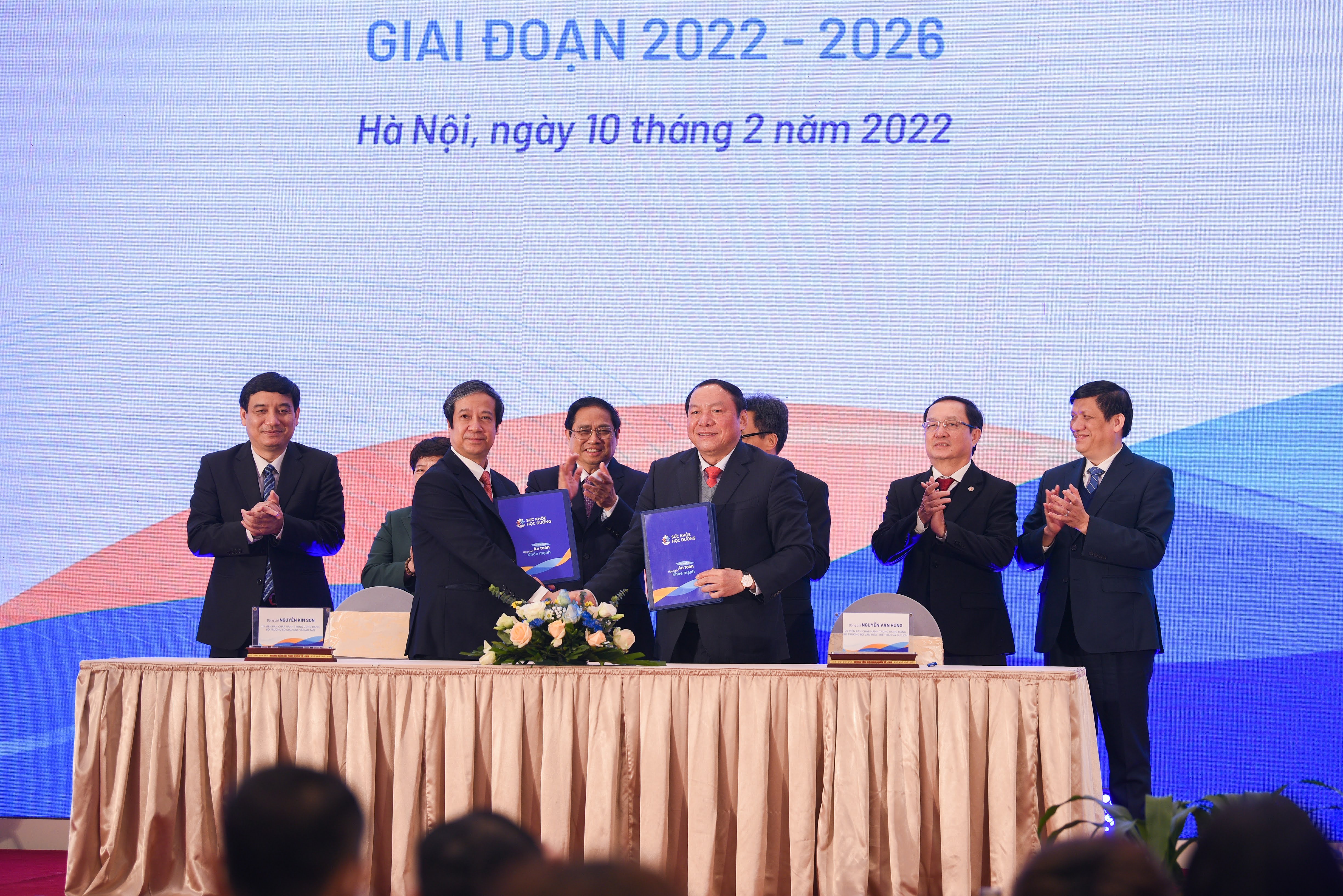 L&atilde;nh đạo Bộ GD&ĐT v&agrave; Bộ VHTT&DL k&yacute; kết Chương tr&igrave;nh phối hợpgiai đoạn 2022 - 2026.