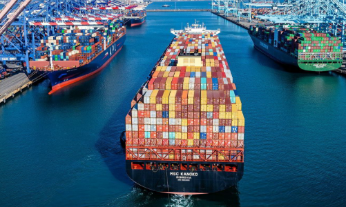 Hãng vận biển khổng lồ lãi đậm, dự báo chuỗi cung ứng toàn cầu còn tắc nghẽn trong năm nay