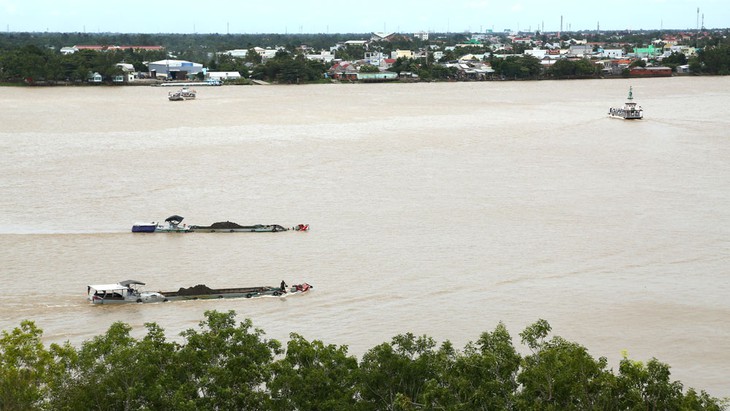 Năm 2022, Bộ Giao thông vận tải bố trí hơn 930 tỷ đồng để mở rộng luồng sông Hậu đón tảu biển tải trọng lớn.
