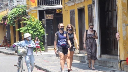 Vietnam sets tourist targets