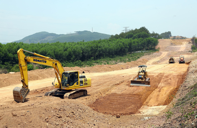 Thủ tướng yêu cầu gửi các Bộ trưởng, Thủ trưởng cơ quan ngang Bộ, cơ quan thuộc Chính phủ; Chủ tịch UBND các tỉnh, thành phố trực thuộc Trung ương đôn đốc triển khai quyết liệt, hiệu quả Chương trình phục hồi và phát triển kinh tế - xã hội; đẩy nhanh tiến độ giải ngân vốn đầu tư công - Ảnh minh họa