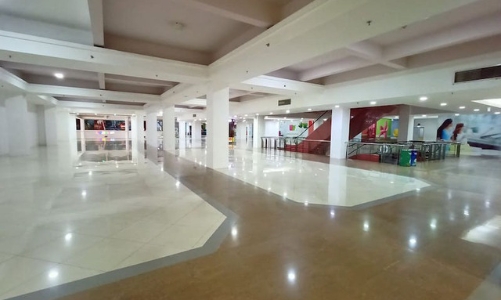 Mặt bằng bán lẻ chịu áp lực lớn, khó lấp đầy 