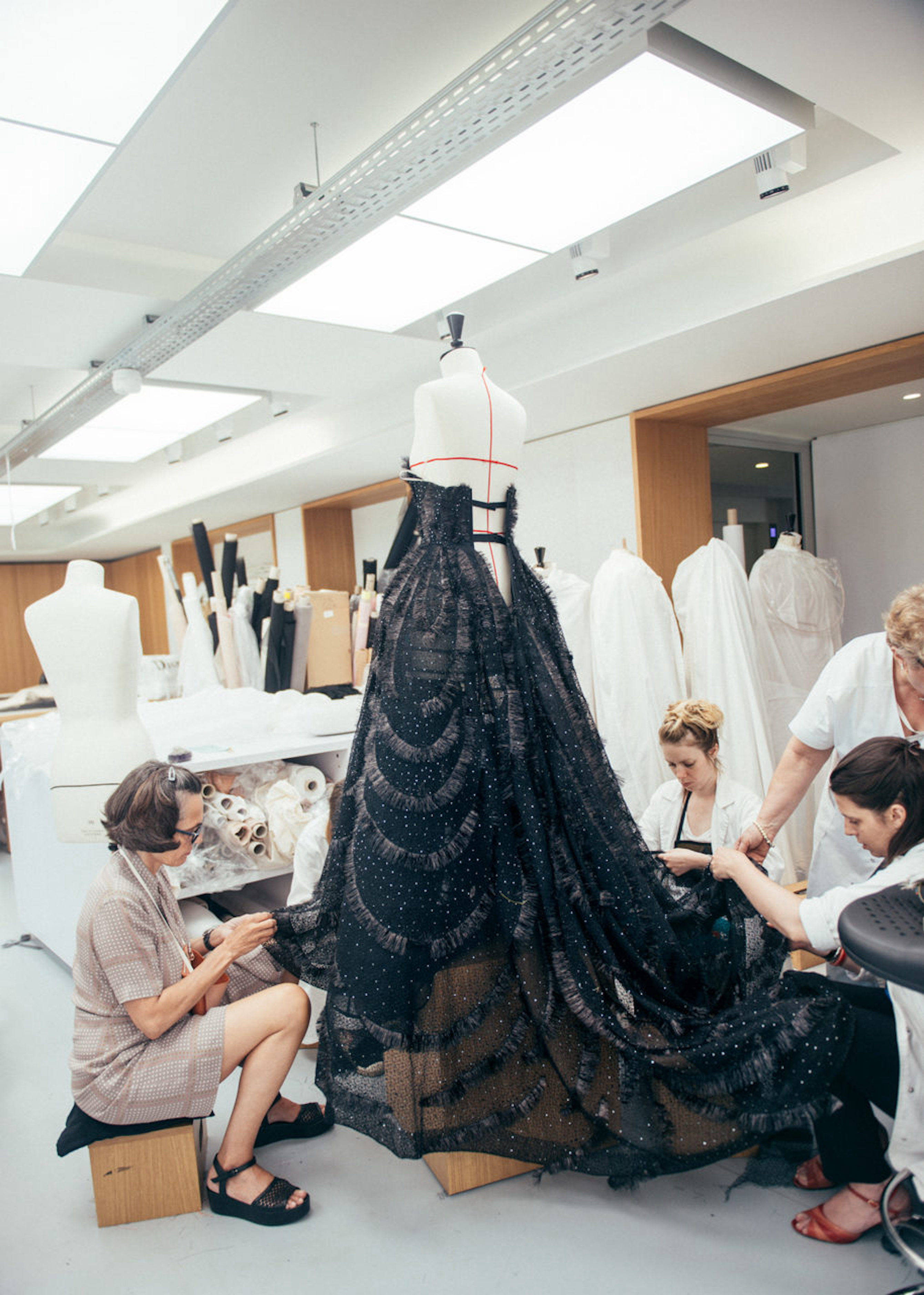 Nếu kh&ocirc;ng được tận dụng đ&uacute;ng c&aacute;ch, qu&aacute; tr&igrave;nh n&agrave;y vẫn c&oacute; thể g&acirc;y ra một số tranh c&atilde;i, trở th&agrave;nh &ldquo;con dao hai lưỡi&rdquo; g&acirc;y ảnh hưởng ngược lại tới thương hiệu.