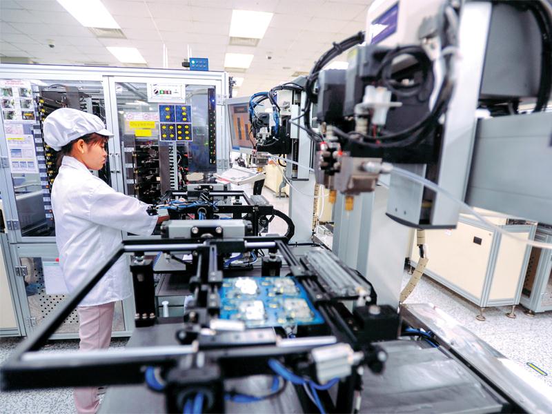 Thị trường lao động Việt Nam vẫn còn tiềm ẩn một số yếu tố thiếu bền vững.