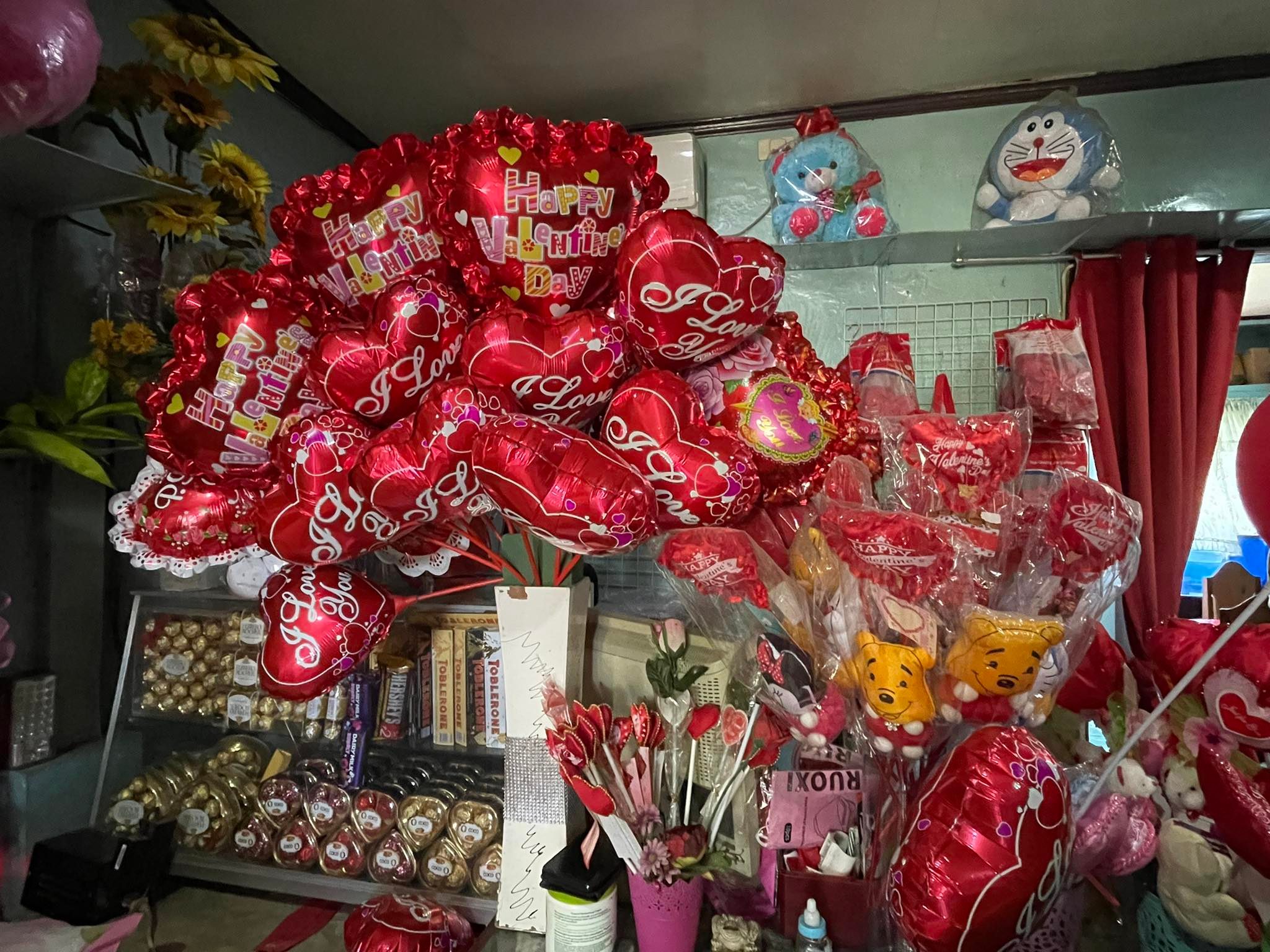 c=Chi ph&iacute; ng&agrave;y c&agrave;ng tăng dường như kh&ocirc;ng l&agrave;m nản l&ograve;ng người ti&ecirc;u d&ugrave;ng hoặc c&aacute;c nh&agrave; cung cấp dịch vụ l&atilde;ng mạn trong ng&agrave;y lễ t&igrave;nh nh&acirc;n.