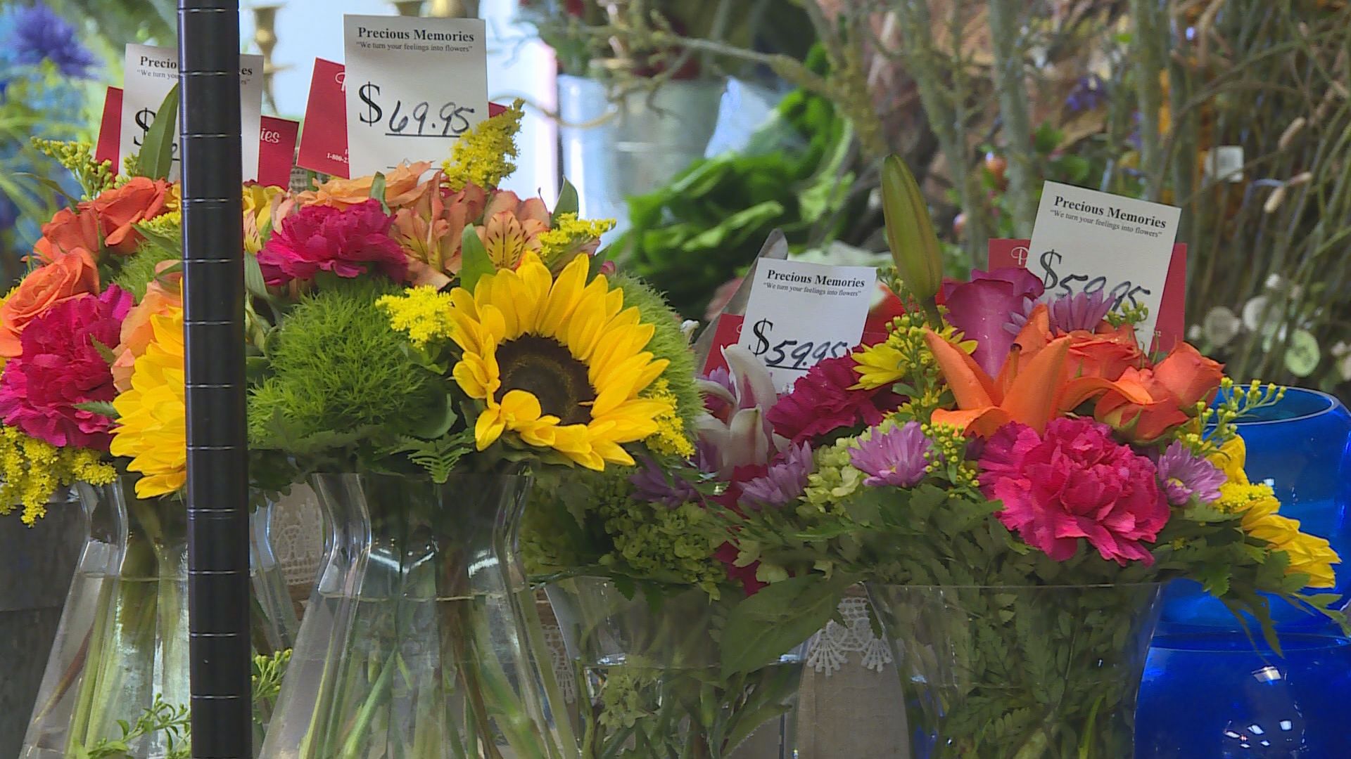 Gi&aacute; hoa tăng do một số nh&agrave; sản xuất đ&atilde; đ&oacute;ng cửa.