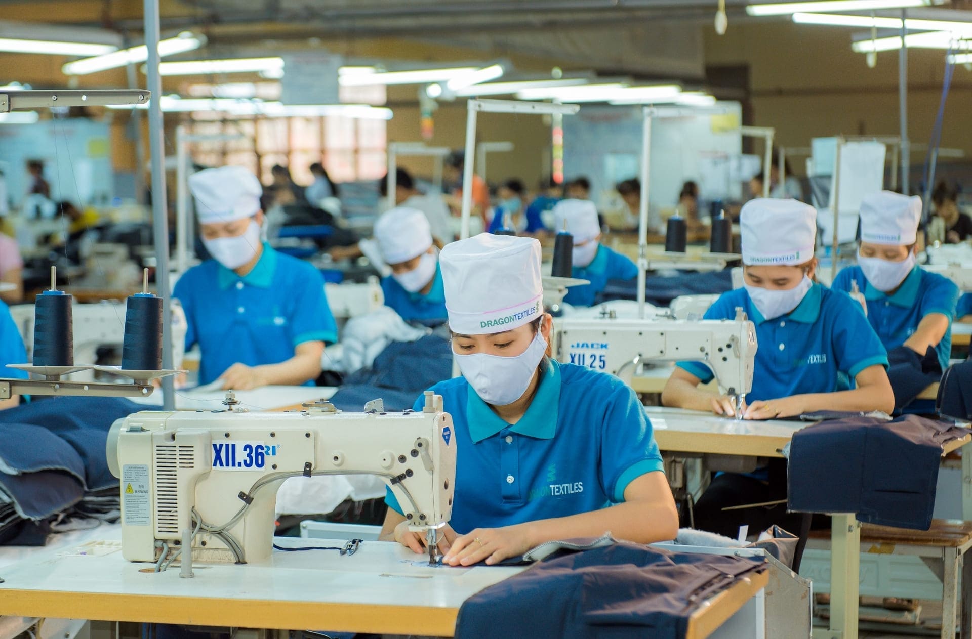 Mọi năm, sau Tết l&agrave; thời gian thấp điểm của ng&agrave;nh may v&igrave; &iacute;t đơn h&agrave;ng xuất khẩu, nhưng năm nay lượng đơn h&agrave;ng tăng 15%.