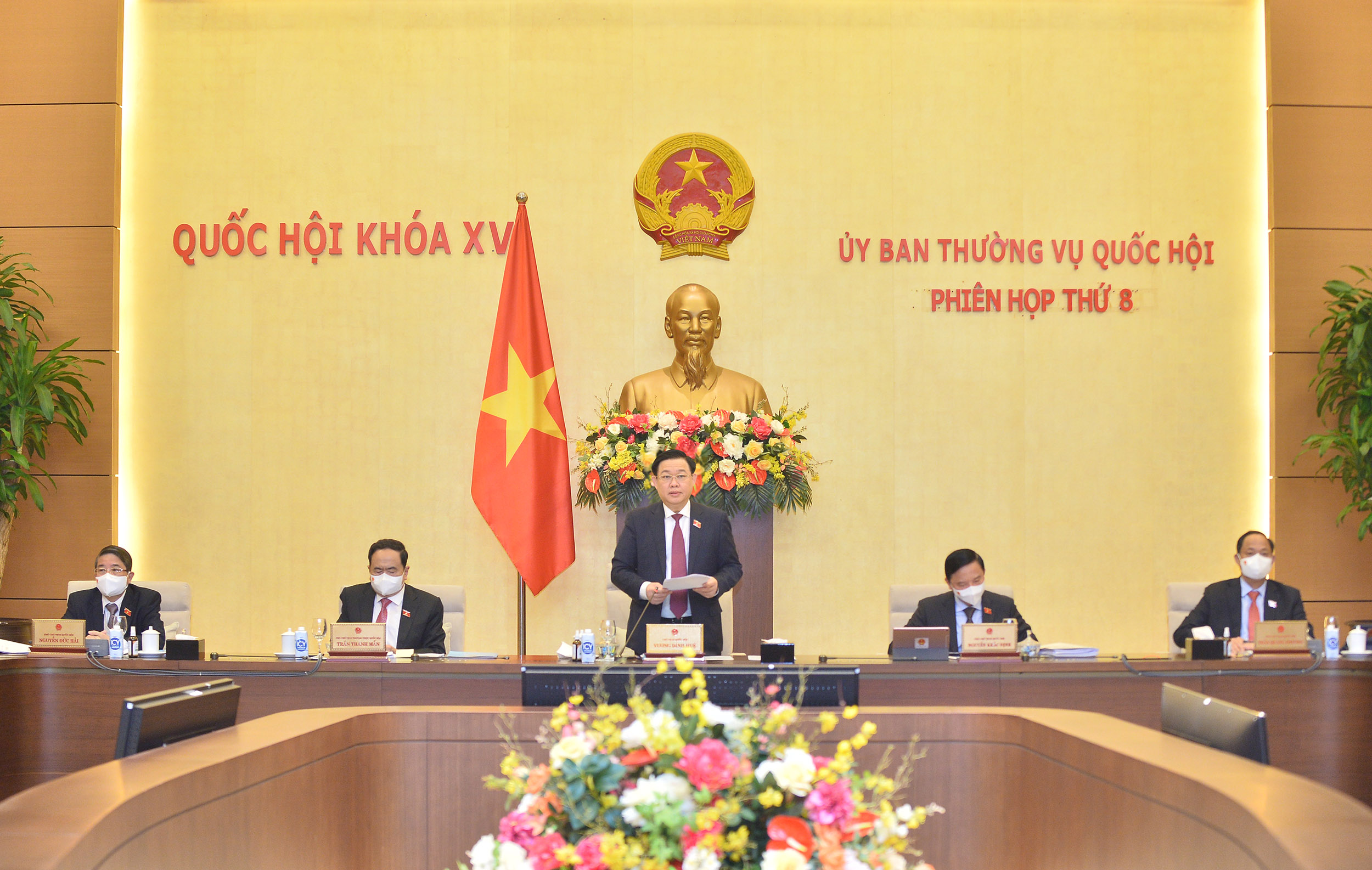 Chủ tịch Quốc hội Vương Đình Huệ phát biểu tại khai mạc phiên họp thường kỳ lần thứ 8 của Ủy ban Thường vụ Quốc hội sáng 15/2 - Ảnh: Quochoi.vn