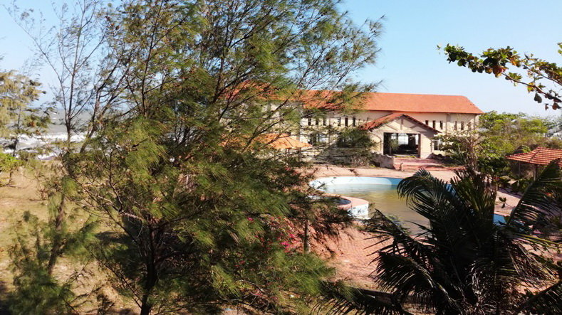 Dự án Đồi Phong Lan tại huyện Hàm Thuận Nam bị bỏ hoang do vướng quy hoạch cảng biển Kê Gà bất thành.