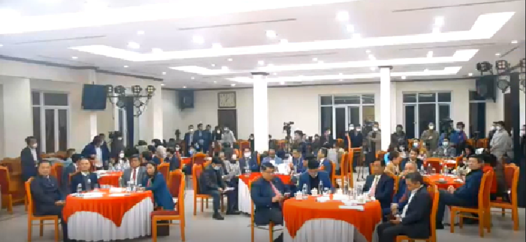 Nhiều kiều bào về nước ăn Tết  đã tham dự trực tiếp Diễn đàn tối 14/02/2022.