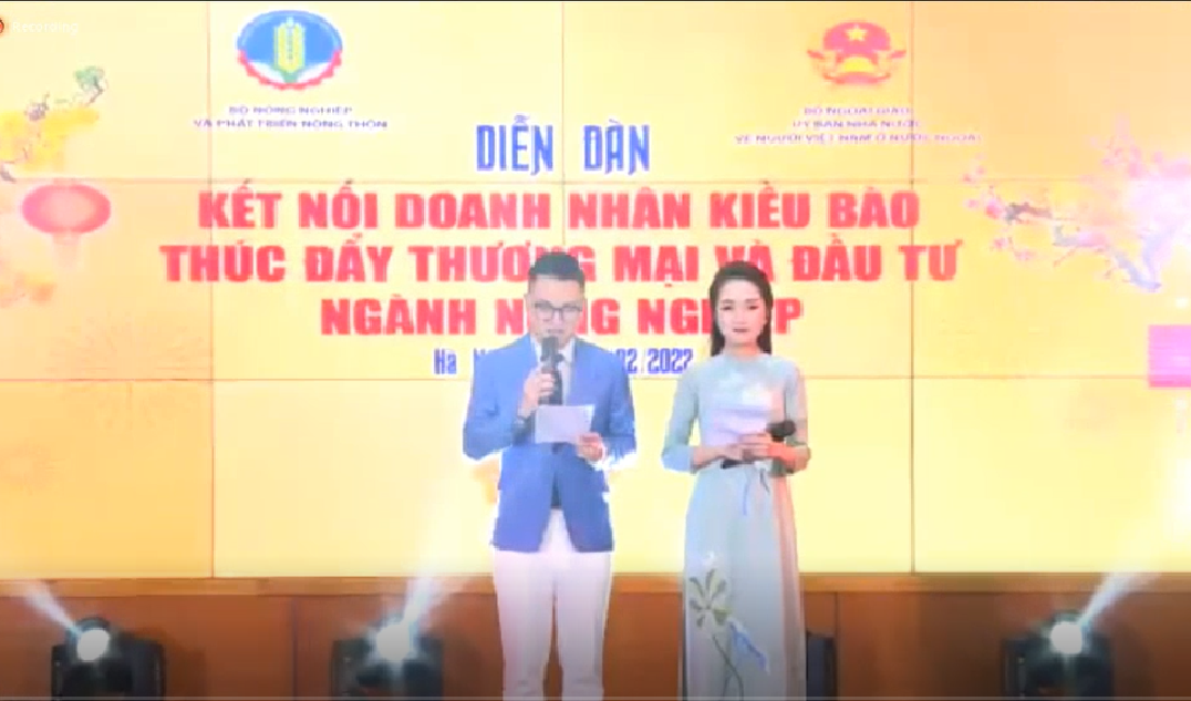 Diễn đàn kết nối Kiều bào diễn ra vào tối 14/02/2022 theo hình thức trực tiếp kết hợp với trực tuyến.