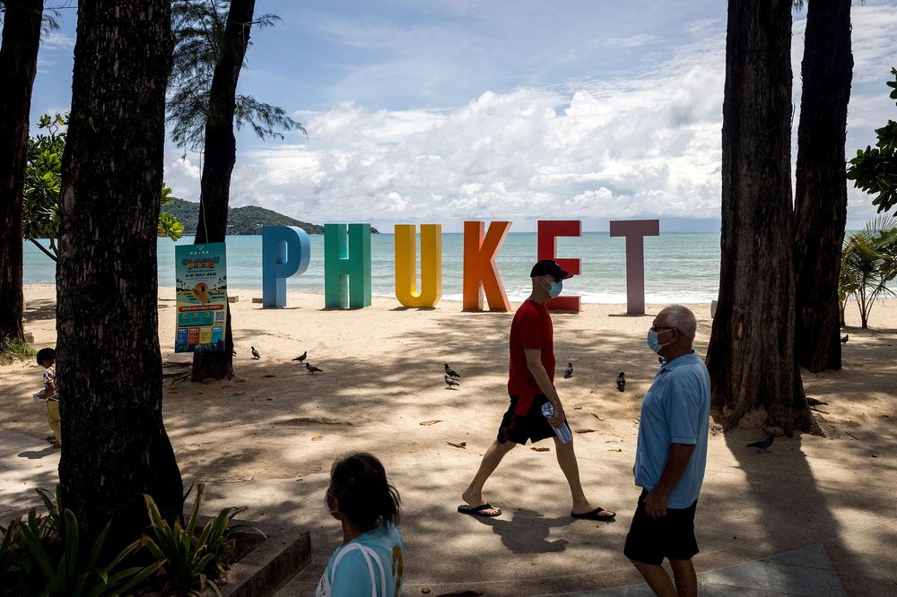 Bãi biển Patong tại Phuket ngày 14/8/2021 - Ảnh: Getty Images