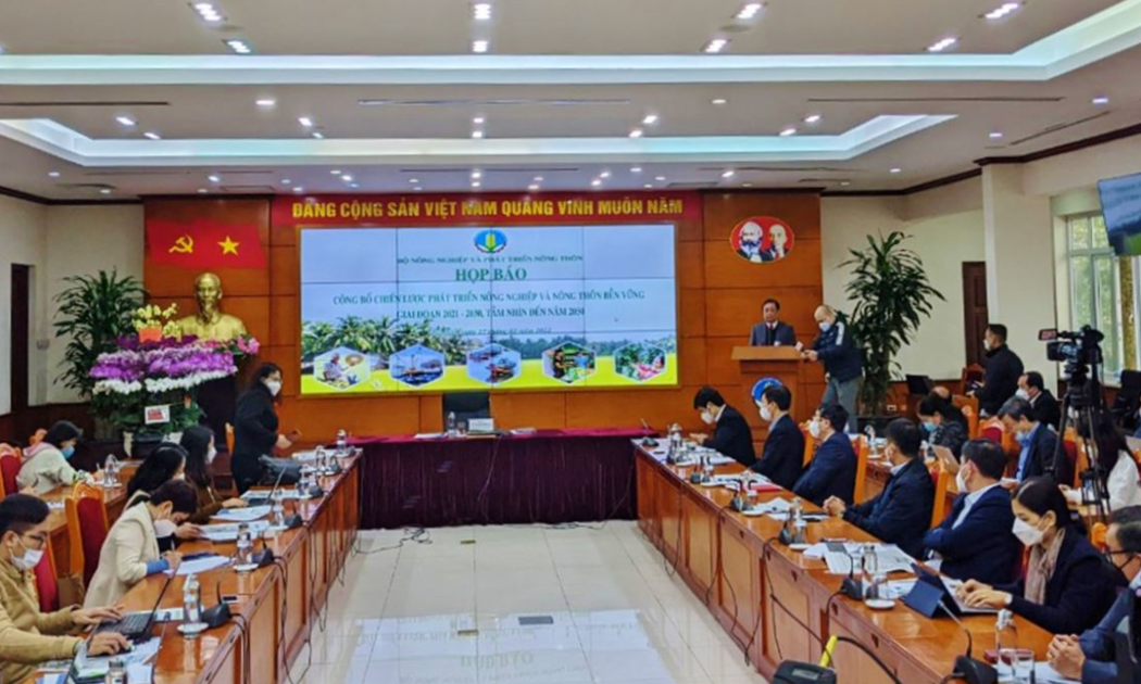 Bộ trưởng Lê Minh Hoan chủ trì họp báo ngày 17/02/2022.