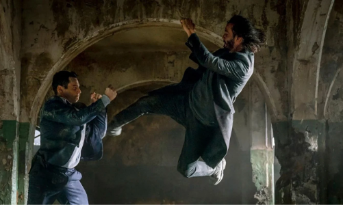 Thất bại về doanh thu, các hãng phim kiện nhau vì “Ma trận”