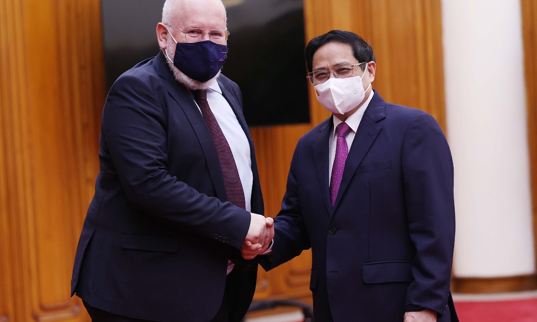 Thủ tướng Chính phủ Phạm Minh Chính và ông Frans Timmermans - Ảnh: VGP