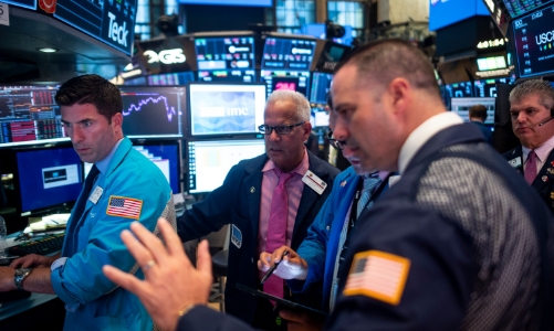 Giới đầu tư toàn cầu vẫn đứng ngồi không yên với mối lo Ukraine và Fed