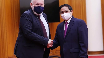 PM suggests strengthening cooperation with EU