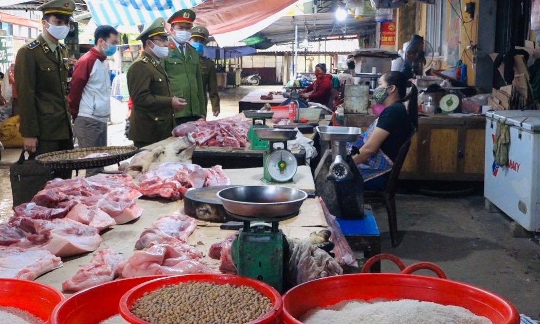 100% số chợ được giám sát, lấy mẫu kiểm tra chất lượng an toàn thực phẩm.