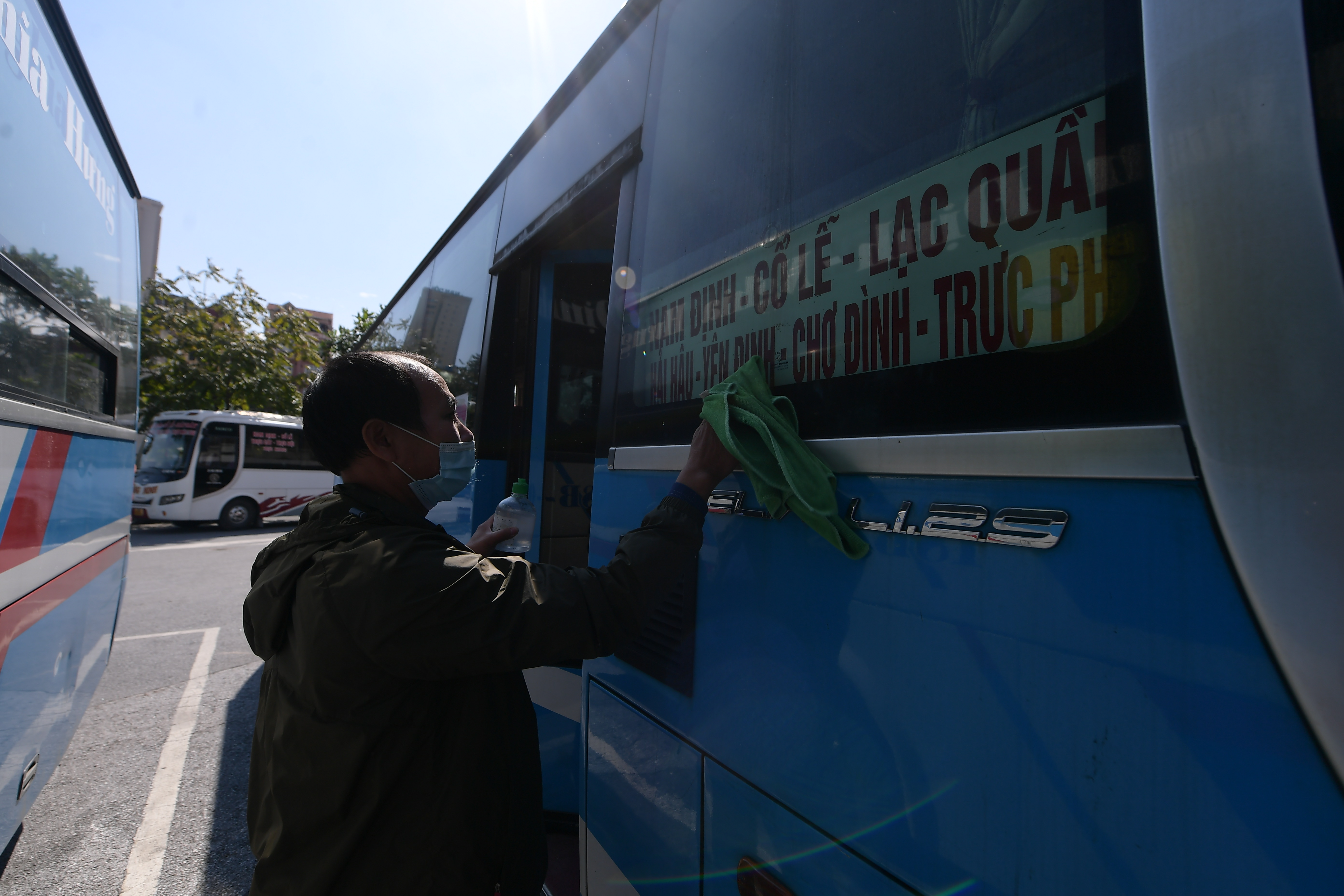 Hiện doanh nghiệp vẫn phải g&aacute;nh c&aacute;c loại chi ph&iacute;, nếu kh&ocirc;ng tăng gi&aacute; cước sẽ kh&ocirc;ng thể tồn tại được.