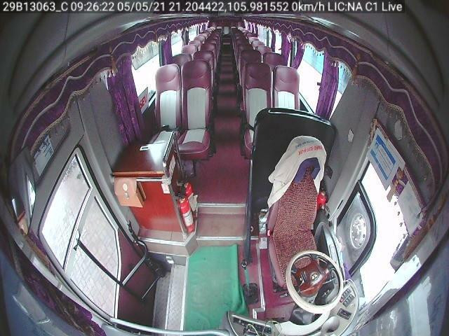 Camera giám sát sẽ ghi lại hình ảnh lái xe, khoang hành khách và cửa lên xuống xe, giúp doanh nghiệp và cơ quan quản lý giám sát trong quá trình tham gia giao thông.