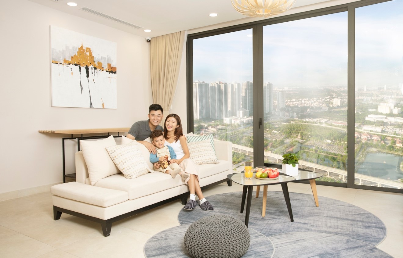 Không gian sinh hoạt chung hợp lý khiến con cháu đặc biệt thích quây quầy tại phòng khách.